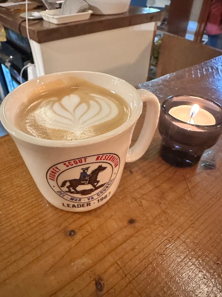 Cafe - in the MIDDLE · 13
